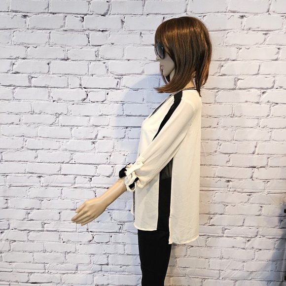 ROMEO & JULIET COUTURE, long sleeve blouse, Size: medium - Picture 9 of 11